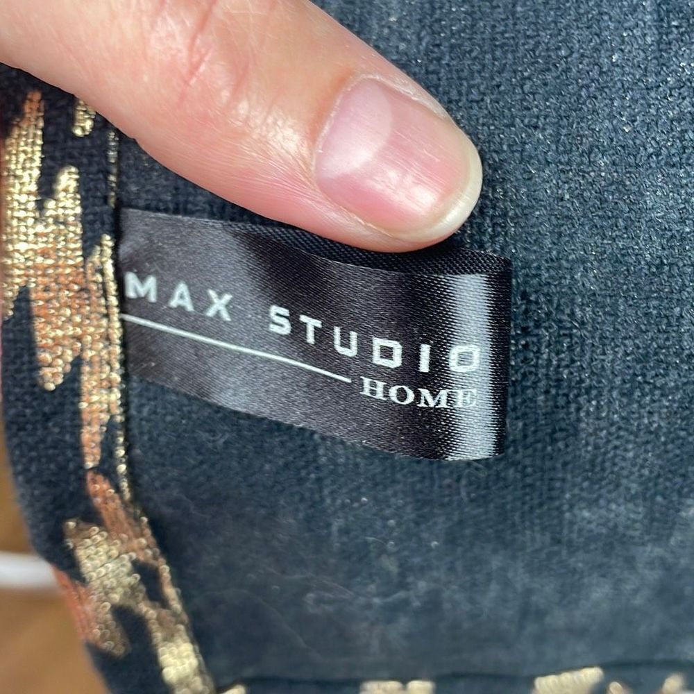 Max Studio Metallic Gold Ikat Printed Apron - Picture 11 of 12